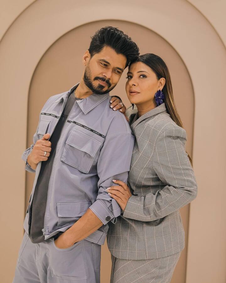 अविनाश द्विवेदी ने संभावना सेठ के साथ ये रोमांटिक तस्वीरें अपने इंस्टाग्राम अकाउंट पर शेयर की हैं. जिसमें वो अपनी पत्नी के साथ किलर पोज देते दिखे.