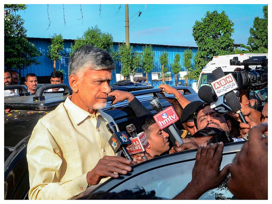 Supreme Court Asks Chandrababu Naidu Andhra Pradesh Police To Refrain From Making Public Statements On FiberNet Case Supreme Court Asks Naidu, Andhra Police To Refrain From Making Public Statements On FiberNet Case