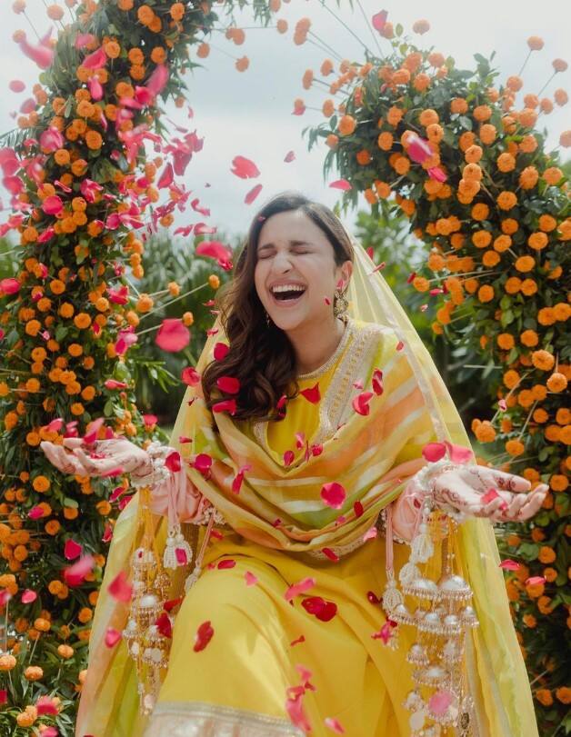 ਇਸ ਦੇ ਜਵਾਬ 'ਚ ਪਰਿਣੀਤੀ ਨੇ ਕਿਹਾ, 'ਉਹ ਬਾਲੀਵੁੱਡ ਬਾਰੇ ਕੁਝ ਨਹੀਂ ਜਾਣਦੇ ਅਤੇ ਮੈਂ ਰਾਜਨੀਤੀ ਬਾਰੇ ਕੁਝ ਨਹੀਂ ਜਾਣਦੀ, ਇਸ ਲਈ ਮੈਨੂੰ ਨਹੀਂ ਲੱਗਦਾ ਕਿ ਤੁਸੀਂ ਮੈਨੂੰ ਰਾਜਨੀਤੀ 'ਚ ਸ਼ਾਮਲ ਹੁੰਦੇ ਹੋਏ ਦੇਖੋਗੇ।'