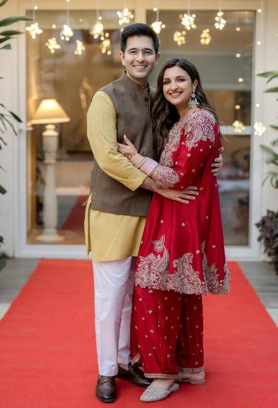 ਹਾਲ ਹੀ ਵਿੱਚ ਇੱਕ ਗੱਲਬਾਤ ਦੌਰਾਨ ਜਦੋਂ ਪਰਿਣੀਤੀ ਤੋਂ ਵਿਆਹ ਤੋਂ ਬਾਅਦ ਰਾਜਨੀਤੀ ਵਿੱਚ ਆਉਣ ਦੀ ਸੰਭਾਵਨਾ ਬਾਰੇ ਪੁੱਛਿਆ ਗਿਆ ਤਾਂ ਅਦਾਕਾਰਾ ਨੇ ਦਿਲਚਸਪ ਜਵਾਬ ਦਿੱਤਾ। ਉਨ੍ਹਾਂ ਨੇ ਵਿਆਹੁਤਾ ਜੀਵਨ ਨੂੰ ਵੀ ਸ਼ਾਨਦਾਰ ਦੱਸਿਆ।