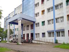 செல்போனில் மூழ்கும் ஆசிரியர்கள்; கற்பித்தலில் குறைபாடு - ஆய்வில் அதிர்ச்சி தகவல்