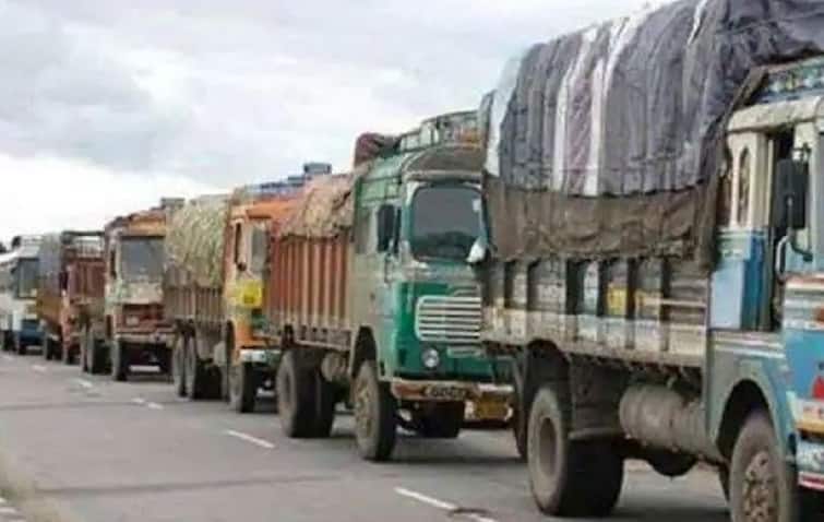 Rajkot:  Entry of heavy vehicles has been banned on the 150 feet ring road in Rajkot from today. Rajkot: રાજકોટમા ભારે વાહનો માટે 'નો એન્ટ્રી' , સવારે આટલા વાગ્યાથી જ અવરજવર પર લાગ્યો પ્રતિબંધ