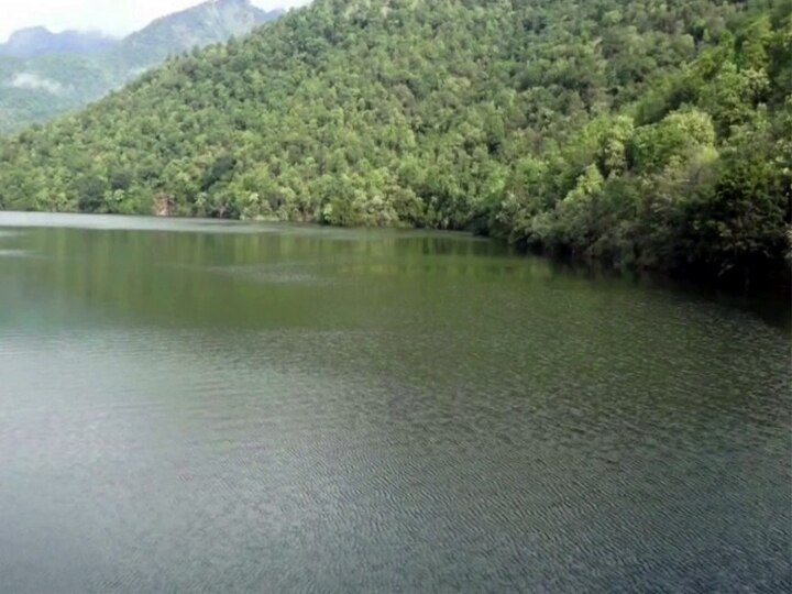 Theni: முழு கொள்ளளவை எட்டி நிரம்பி வழிந்தோடும் சோத்துப்பாறை, மஞ்சளாறு அணை