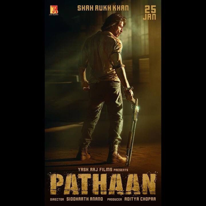 पठान - लिस्ट का पहला नाम शाहरुख खान की फिल्म ‘पठान’ का है. फिल्म के जरिए एक्टर ने चार साल बाद पर्दे पर धमाकेदार वापसी की थी. इसलिए फिल्म ने कामयाबी के खूब झंडे गाड़े थे.