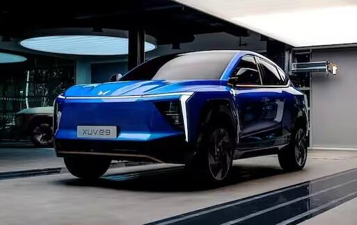 મહિન્દ્રાની નવી XUV.e9 coupe-SUV 2025માં લોન્ચ થવાની ધારણા છે. આ કૂપ-SUV સ્કેટબોર્ડ આર્કિટેક્ચર પર આધારિત હશે, જેને INGLO કહેવામાં આવે છે. આ ઇલેક્ટ્રિક SUV લેવલ 2 ઓટોનોમસ ડ્રાઇવિંગ, ઉન્નત નેવિગેશન સાથે હેડ-અપ-ડિસ્પ્લે અને વ્હીકલ-ટુ-લોડ (V2L) ફંક્શન સહિત ઘણી અદ્યતન સુવિધાઓથી સજ્જ હશે. આ ઇલેક્ટ્રિક SUV બહુવિધ બેટરી પેક વિકલ્પો સાથે ઓફર કરવામાં આવે તેવી અપેક્ષા છે, જેમાં રેન્જ-ટોપિંગ મોડલને ડ્યુઅલ-મોટર સેટઅપ, 80kWh બેટરી પેક અને AWD સિસ્ટમ મળી શકે છે.