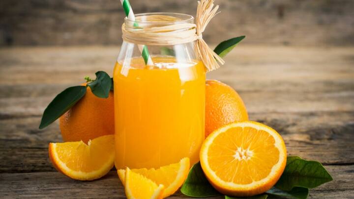 હેલ્થ એક્સપર્ટના મતે જ્યુસમાં મોટી માત્રામાં કેલરી જોવા મળે છે. એક કપ રસમાં 117 કેલરી અને લગભગ 21 ગ્રામ ખાંડ હોય છે. તેમાં ફ્રુક્ટોઝનું પ્રમાણ વધુ હોય છે. આ જ કારણ છે કે વધુ પડતા જ્યુસ પીવાથી શરીર પર નકારાત્મક અસર પડે છે.