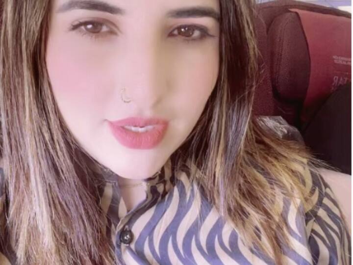 इसके अलावा इसी साल अप्रैल में उनका एक एमएमएस भी लीक हुआ था. हरीम शाह ने इस पर आरोप लगाया था कि उनके किसी पुराने दोस्त ने उनका नहाते हुए एमएमएस लीक किया था.