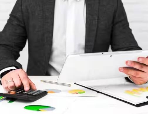 થોડા સમય પહેલા સ્ટેટ બેન્ક ઓફ ઈન્ડિયાએ સર્કલ બેઝ્ડ ઓફિસર એટલે કે CBOની પોસ્ટ માટે ભરતીની જાહેરાત કરી હતી. આ માટે અરજી કરવાની છેલ્લી તારીખ 12મી ડિસેમ્બર હતી. તેને વધુ વધારીને 17મી ડિસેમ્બર કરવામાં આવી છે.