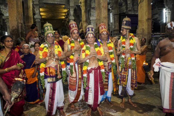 Vaikunda Ekadasi: ஸ்ரீரங்கம் கோவிலில் வைகுண்ட ஏகாதசி திருவிழா தொடக்கம் - பக்தர்கள் பரவசம்