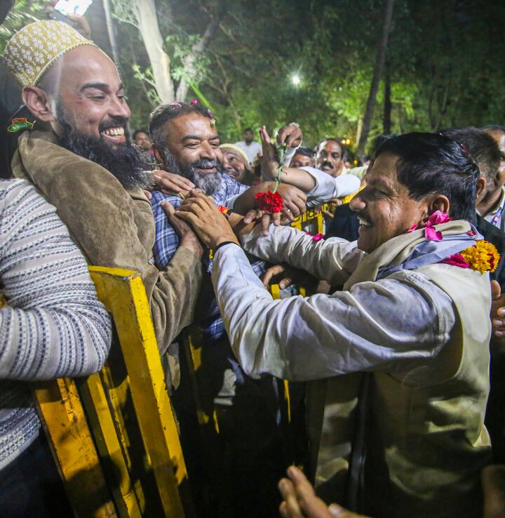 चौहान सरकार में मंत्री यादव (58) को सोमवार को एक बैठक के दौरान सर्वसम्मति से बीजेपी विधायक दल का नेता चुना गया था. वरिष्ठ बीजेपी नेता और नवनिर्वाचित विधायक नरेंद्र सिंह तोमर नए विधानसभा अध्यक्ष होंगे.