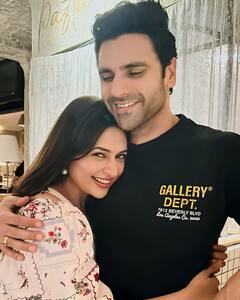 Divyanka Tripathi Inside House: बेहद आलीशान है टीवी की बेबाक क्वीन दिव्यांका त्रिपाठी का घर, यहां देखें एक्ट्रेस के होम स्वीट होम की तस्वीरें