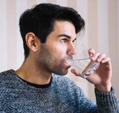 Winter Dehydration: ਆਓ ਜਾਣਦੇ ਹਾਂ ਠੰਡ ਦੇ ਮੌਸਮ 'ਚ ਪਾਣੀ ਦੀ ਕਮੀ ਦੇ ਨੁਕਸਾਨ ਅਤੇ ਇਸ ਤੋਂ ਬਚਣ ਦੇ ਤਰੀਕੇ