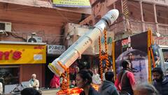 काशी विश्वनाथ धाम के स्थापना दिवस पर निकली झांकियां, चंद्रयान-3 का मॉडल रहा आकर्षण का केंद्र, देखें तस्वीरें