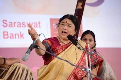 पुण्यातील संगीतप्रेमी यांची अखेर प्रतीक्षा संपली आहे. पुणेकरांचा (Sawai Gandharva Mahotsav Pune 2023) आणि त्यातच संगीतप्रेमींचा सगळ्यात आवडत्या महोत्सवाची आजपासून सुरुवात झाली आहे.