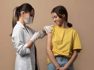 कौन सी बीमारी से बचाती है HPV वैक्सीन और किस उम्र के लोगों को लगवानी चाहिए? एक्सपर्ट से जानें...