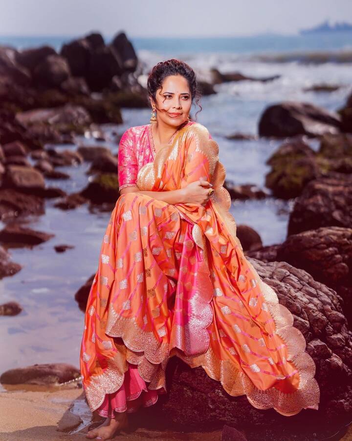 ప్రసుత్తం పుష్ప-2లో నటిస్తుంది.