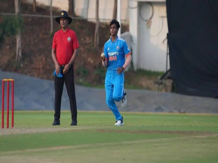 raj limbani pacer who powered india to u 19 asia cup against nepal ind vs nep latest tamil sports news Raj Limbani: நேபாளத்திற்கு எதிராக 7 விக்கெட்டுகளை வீழ்த்திய ராஜ் லிம்பானி! உலகக் கோப்பையில் இடம்! யார் இவர்?