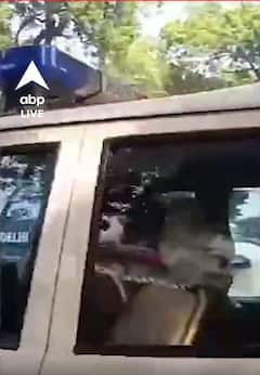 संसद में हुई सुरक्षा चूक के बाद संसद मार्ग पुलिस स्टेशन लाए गए दोनों शख्स | #shorts