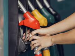 Petrol: ਤੁਹਾਡੀ ਗੱਡੀ ਵਿੱਚ ਪੈ ਰਿਹਾ ਮਿਲਾਵਟੀ ਪੈਟਰੋਲ, ਪੰਪ ਵਾਲੇ ਮਿਲਾ ਰਹੇ ਇਹ ਚੀਜ਼ਾਂ