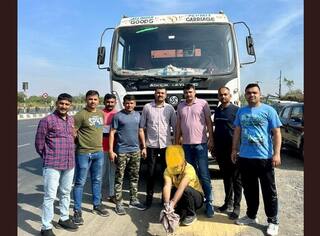 Rajkot: 31 ડિેસેમ્બર પહેલા બૂટલેગરો બેફામ, રાજસ્થાનમાંથી ગુજરાતમાં ઘૂસાડાતો 50 લાખનો વિદેશી દારૂનો જથ્થો પકડાયો, એકની ધરપકડ