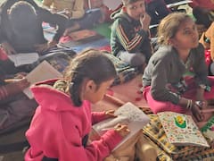 रामनगर: गरीब बच्चों में शिक्षा की अलख जगा रहे नवेंदु मठपाल, बिना सरकारी सहायता के खोले दो स्कूल