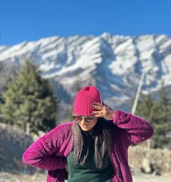 Keerthi Bhat Photos: మనాలీ పిక్స్ షేర్ చేసిన కార్తీకదీపం బ్యూటీ!