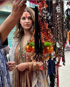 Himanshi Khurana: ਬ੍ਰੇਕਅੱਪ ਤੋਂ ਬਾਅਦ ਚਾਰ ਧਾਮ ਯਾਤਰਾ 'ਤੇ ਨਿਕਲੀ ਹਿਮਾਸ਼ੀ ਖੁਰਾਣਾ, ਤਸਵੀਰਾਂ ਸ਼ੇਅਰ ਕਰ ਬੋਲੀ...