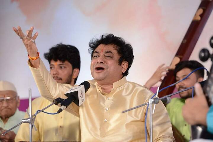 'सवाई' च्या स्वरमंचावर सुविख्यात गायक पं. कुमार गंधर्व यांना जन्मशताब्दीनिमित्त आदरांजली अर्पण करण्यात आली. कुमार गंधर्व यांच्या कन्या आणि शिष्या कलापिनी कोमकली यांनी आपल्या बहारदार सादरीकरणातून कुमारजींच्या समृद्ध आणि प्रयोगशील गायन वारशाचे दर्शन घडवले.