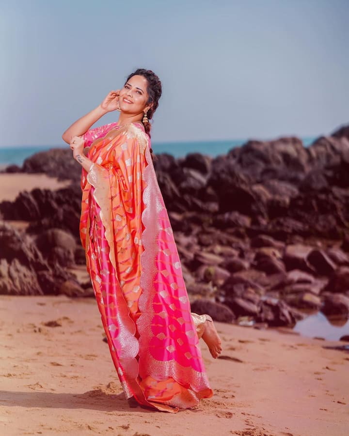 తర్వాత సినిమాల్లో నటిస్తూ.. తన పాత్రలకు న్యాయం చేస్తుంది.