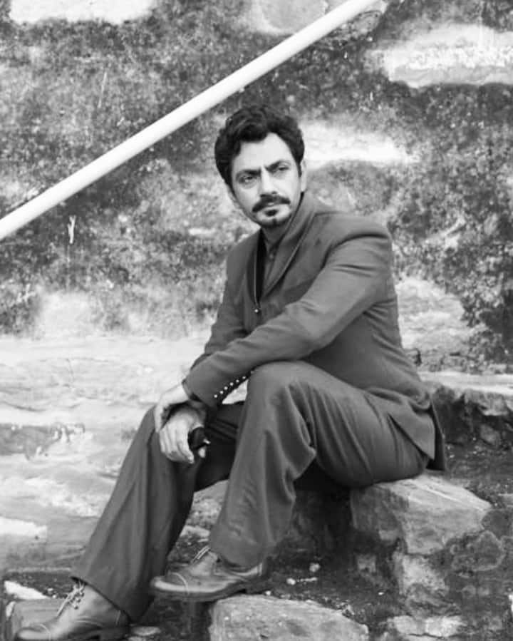 नवाजुद्दीन सिद्दीकी और आलिया सिद्दीकी – बॉलीवुड के बेहतरीन एक्टर्स में शुमार नवाजुद्दीन सिद्दीकी का भी नाम लिस्ट में शामिल है. जिनकी पर्सनल लाइफ इस साल काफी विवादों में रही है. दरअसल एक्टर पर उनकी पत्नी आलिया ने शादी के 11 साल बाद गंभीर आरोप लगाते हुए उनसे अलग होने का ऐलान किया था.