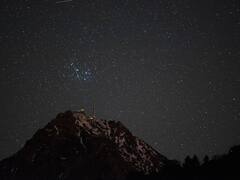 Star Shower: आज रात होगी आसमान से सितारों की बारिश, दिवाली जैसा होगा माहौल, देखें तस्वीरें