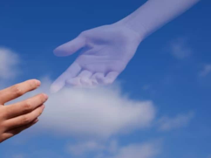 In US Doctors had declared dead woman became alive after 24 minutes डॉक्टरों ने कर दिया था मृत घोषित, 24 मिनट बाद जिंदा हो गई मह‍िला, जानें हैरान करने वाला पूरा मामला