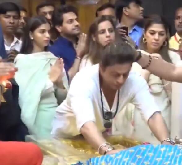 இந்த புகைப்படங்கள் இணையத்தில் வைரலாகி வருகிறது.