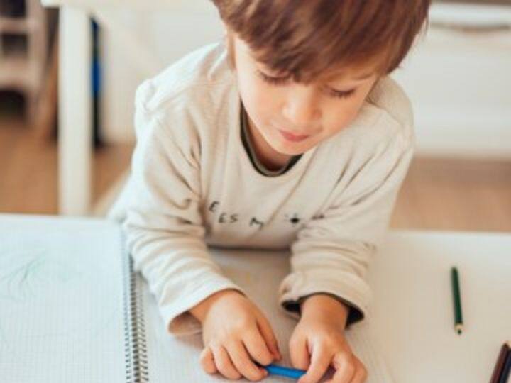 कहीं आप भी तो नहीं करते अपने बच्चों से ऐसी बातें, आज ही जान लीजिए वरना आदतें हो सकती है खराब Do you also talk to your children like this Know today otherwise their habits may become bad कहीं आप भी तो नहीं करते अपने बच्चों से ऐसी बातें, आज ही जान लीजिए वरना आदतें हो सकती है खराब