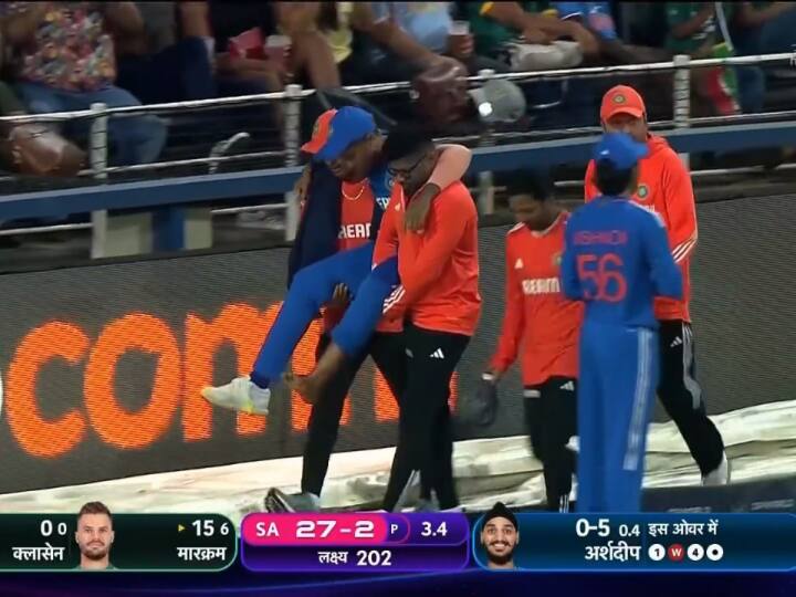 Suryakumar Yadav Injured In IND vs SA 3rd T20 Match Here Know Latest Sports News Suryakumar Yadav: टीम इंडिया की बढ़ी मुश्किलें, सूर्यकुमार यादव फील्डिंग के दौरान हुए चोटिल, ग्राउंड से जाना पड़ा बाहर