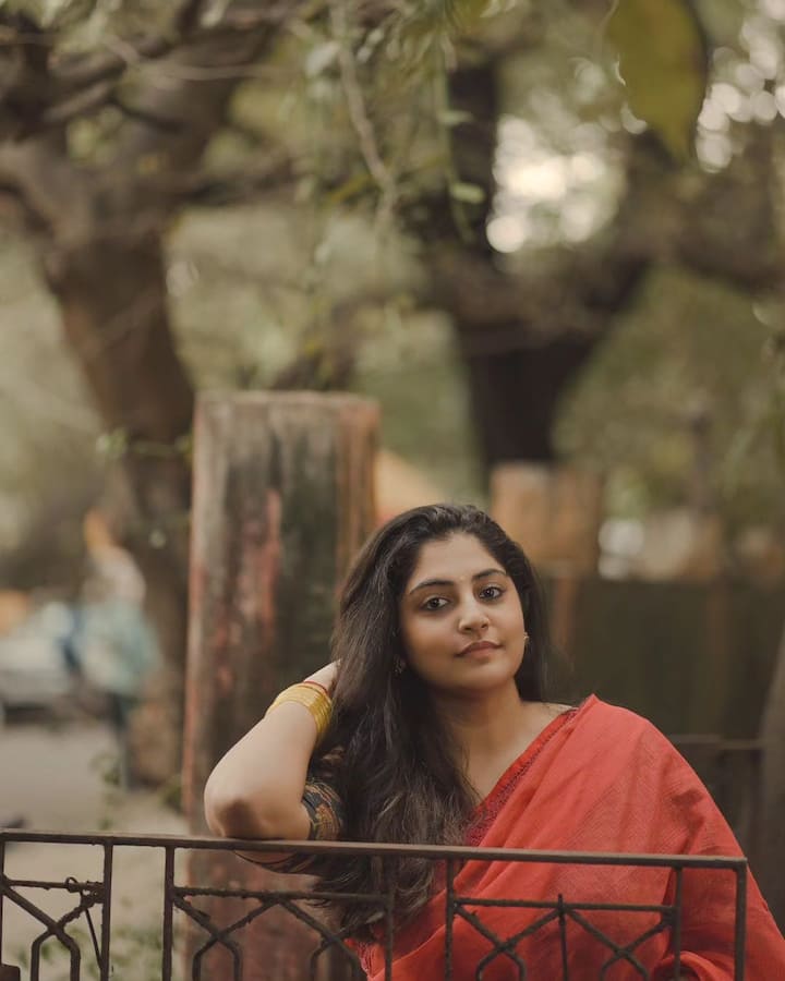 மாலிவுட்டில் ரவுண்டு கட்டி சினிமாவில் கொடி கட்டி பறந்த மஞ்சிமா மோகன், அச்சம் என்பது மடமையடா படம் மூலம் தமிழில் அறிமுகமானார்.