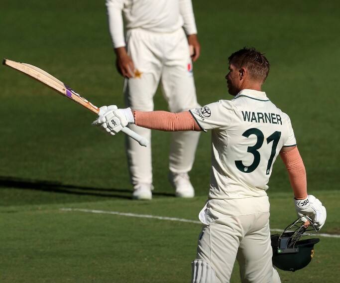 વોર્નરની આ ટેસ્ટ કરિયરની 26મી સદી હતી. તેણે ટેસ્ટમાં સૌથી વધુ સદી ફટકારવાના મામલે પાકિસ્તાનના ઈન્ઝમામ ઉલ હકને પાછળ રાખી દીધો હતો અને ગેરી સોબર્સની બરાબરી કરી લીધી છે.