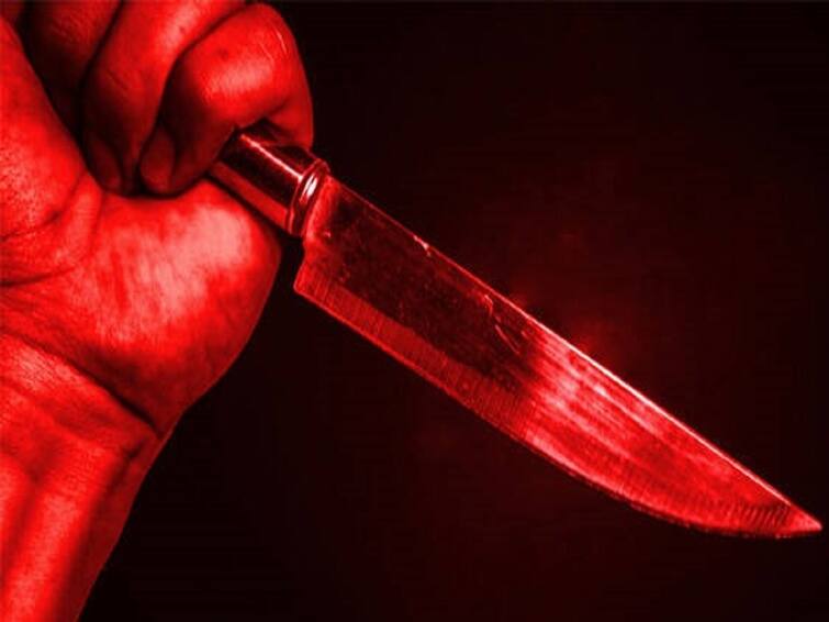 Vijayawada News man murders person with mutton chopping knife publicly telugu news Vijayawada: విజయవాడలో ఒళ్లుగగుర్పొడిచేలా హత్య! మటన్ కత్తితో తల నరికిన దుండగుడు