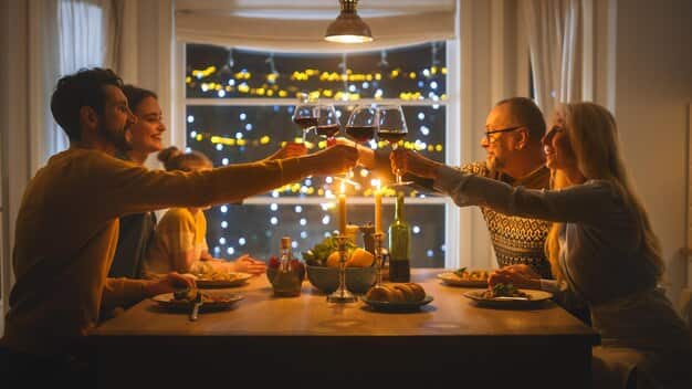 अगर नया साल घर से बाहर मनाना चाह रहे हैं तो आप किसी रोमांटिक जगह पर डिनर या स्टे आउट कर सकते हैं. ऐसी जगहों पर न्यू इयर पार्टीज चलती हैं. आप यहां पार्टनर के साथ जबरदस्त पार्टी में शामिल होकर एक बेहतरीन नए साल की शुरूआत कर सकते