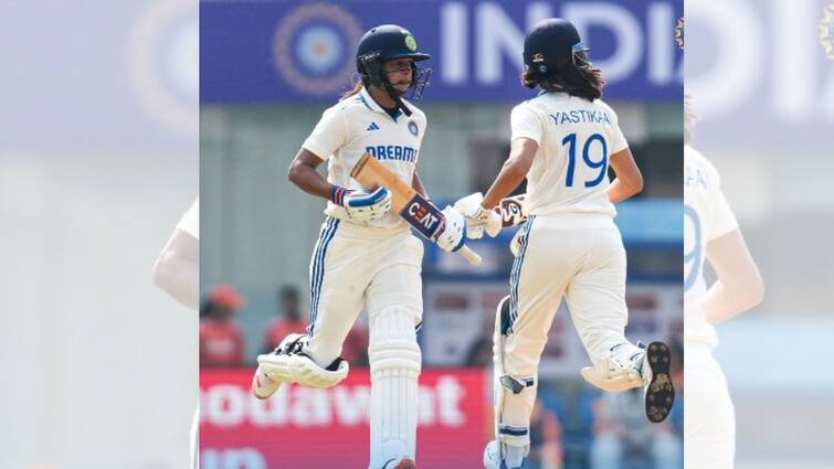 India become first team to achieve this rare feat in 88 years in women's Test cricket get to know INDW vs ENGW: মহিলাদের টেস্ট ক্রিকেটের ৮৮ বছরের ইতিহাসে প্রথম দল হিসেবে এই নজির গড়লেন হরমনপ্রীতরা