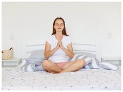 रात में सोने से पहले सिर्फ 5 मिनट करें ये आसान, फिर देखें फायदे