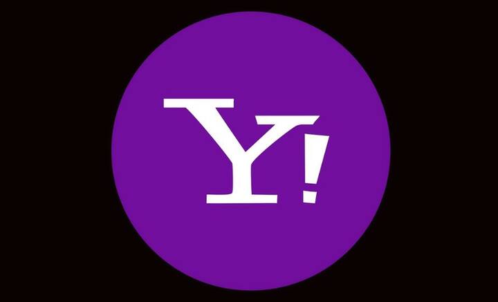 পরে ভুল বুঝতে পেরে, ২০০২ সালে ৩০০ কোটি ডলারের বিনিময়ে গুগলকে কেনার চেষ্টা করে ইয়াহু। কিন্তু সেই সময় গুগল রাজি হয়নি। ২০০২ সালে ইয়াহু যখন ধুঁকছে, সেই সময় মাইক্রোসফ্ট ৪৫০০ কোটি ডলারের বিনিময়ে ইয়াহুকে কিনে নিতে এগোয়। কিন্তু সেই প্রস্তাবে রাজি হয়নি ইয়াহু। তার পর নিশ্চিহ্ন হয়ে যাওয়ার মুখে মাত্র ৪৫০ কোটি ডলারের বিনিময়ে ইয়াহু কিনে নেয় Verizon সংস্থা।