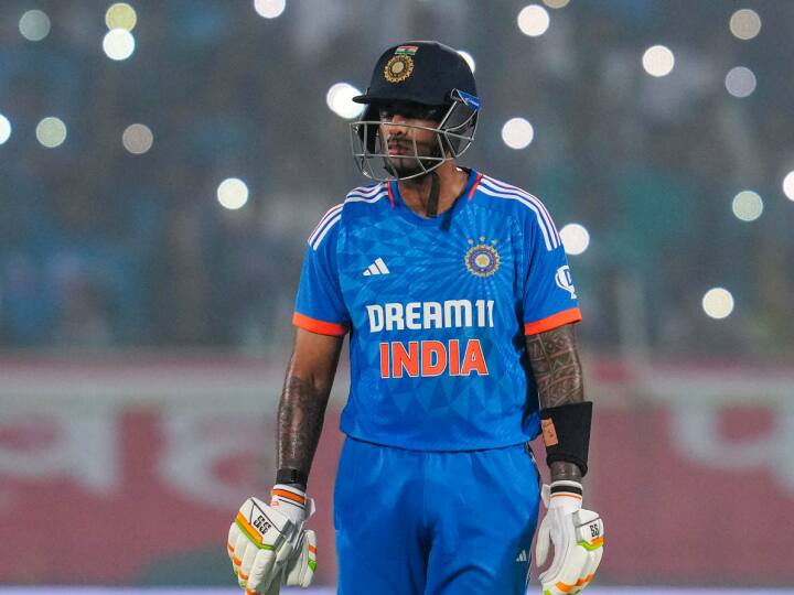 Year Ender 2023 these top 10 batsman with Indian's Suryakumar Yadav did very well in 2023 T20 international Year Ender 2023: इस साल टी20 में इन 10 बल्लेबाजों का रहा दबदबा, सूर्यकुमार यादव ने मचाया कोहराम