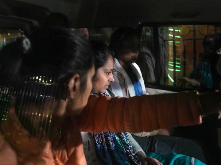 Parliament Security Breach Lalit Jha Arrested Sagar Neelam 4 Accused Sent to Police Custody MP Suspended PM Modi Instructions Minister Big Points संसद की सुरक्षा में सेंध लगाने वाला मास्टरमाइंड ललित झा गिरफ्तार, 14 विपक्षी सांसद निलंबित | बड़ी बातें