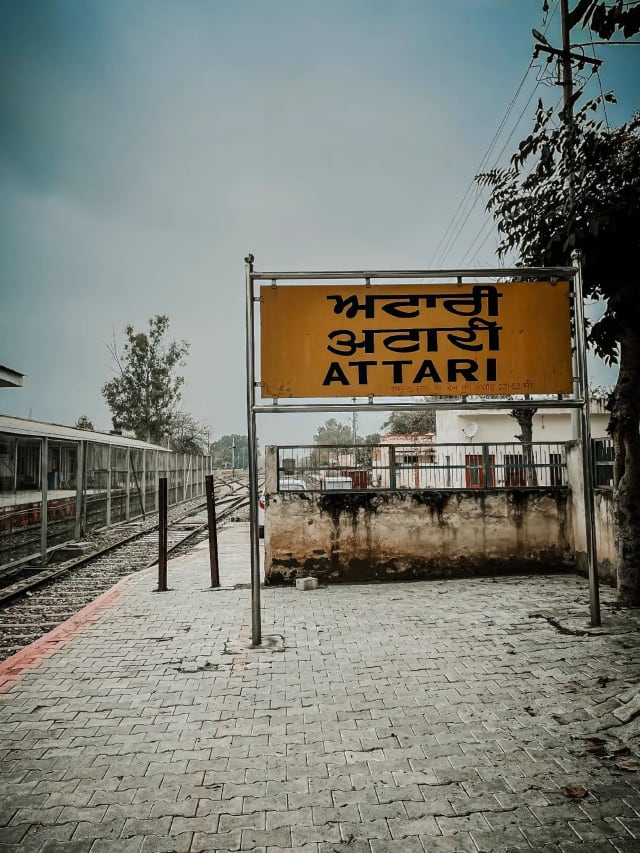 देश के इस रेलवे स्टेशन पर पासपोर्टवीजा जरूरी है