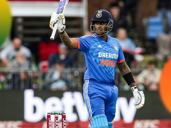 सूर्याचा शतकाचा चौकार, आफ्रिकेची गोलंदाजांची फोडली, धावांचा पाडला पाऊस suryakumar yadav 4th t20 century in ind vs sa 3rd t20 match latest sports new सूर्याचा शतकाचा चौकार, आफ्रिकेची गोलंदाजांची फोडली, धावांचा पाडला पाऊस