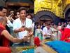 Shah Rukh Khan : மகளுடன் ஷீரடியில் சாமி தரிசனம் செய்த நடிகர் ஷாருக் கான்..!