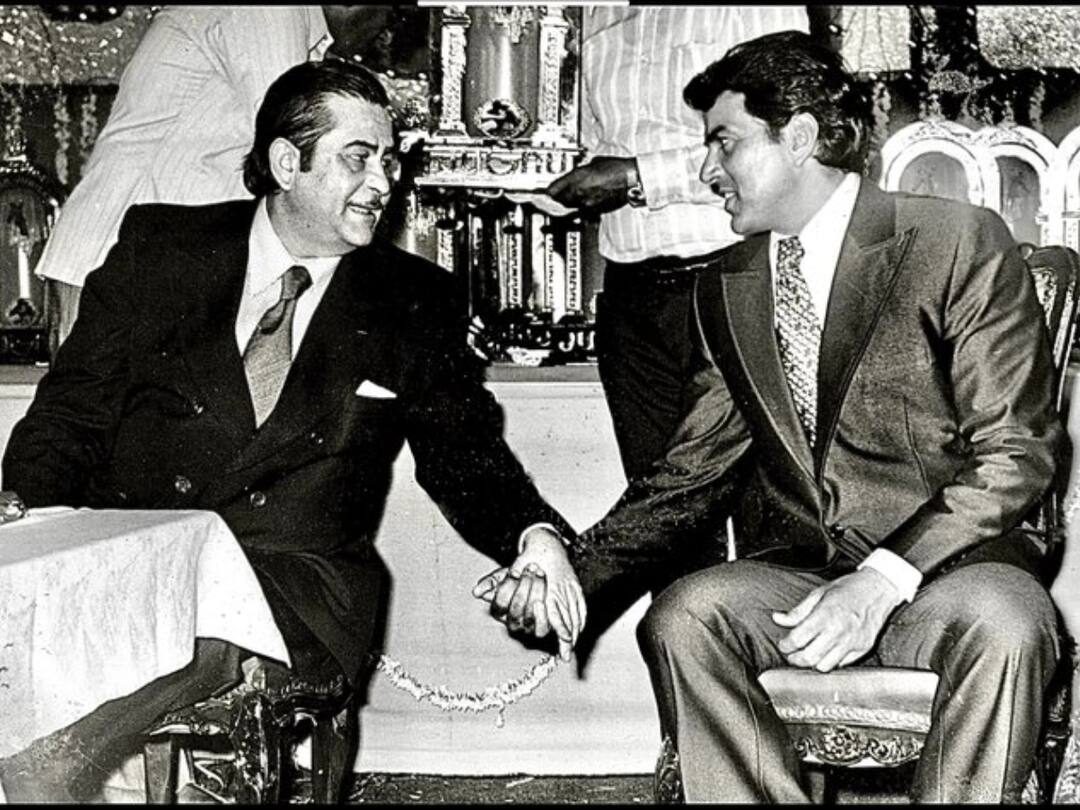 Dharmendra Shares An Unseen Throwback Photo On Raj Kapoor's 99th Birth Anniversary Dharmendra Shares An Unseen Throwback Photo On Raj Kapoor's 99th Birth Anniversary