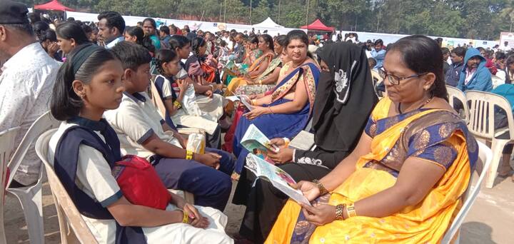 यावेळी सुमारे 3हजारहून आधिक पालकांनी आपल्या पाल्यांना विविध गोष्टी, कथा वाचून दाखवल्या आहे यापूर्वीचा, पालकांनी आपल्या पाल्यांना गोष्टी किंवा कथा सांगण्याचा विश्वविक्रम चीनच्या नावे असून, तो तोडण्यात पुणे यशस्वी ठरलं आहे.