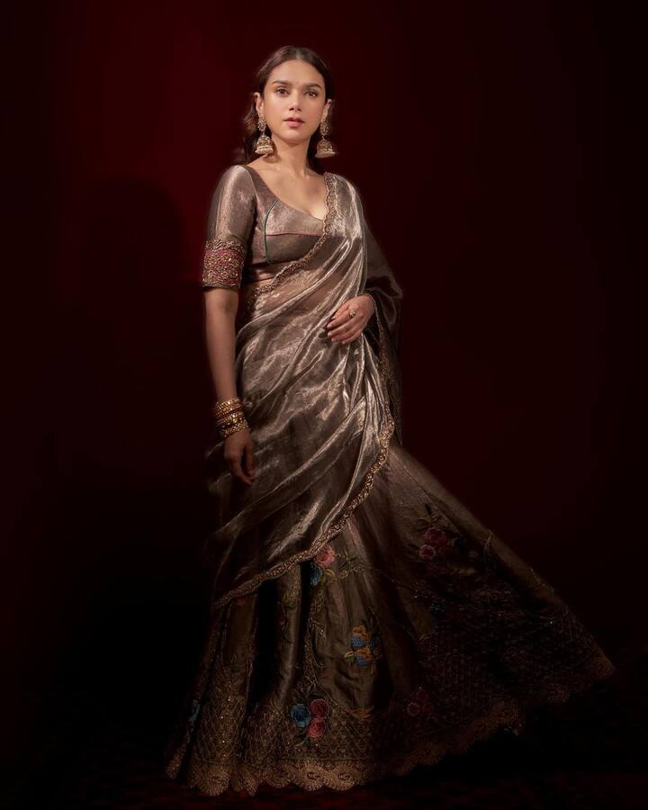 தற்போது இவர் பாலிவுட் படங்கள் மற்றும் சீரீஸ்களில் பிஸியாக நடித்து வருகிறார்.